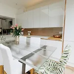 Swinton House - Beautiful 3 Bed House In Harrogate, North Yorkshire 펜션 *