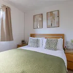 펜션 Swinton House - Beautiful 3 Bed House In Harrogate, North Yorkshire *